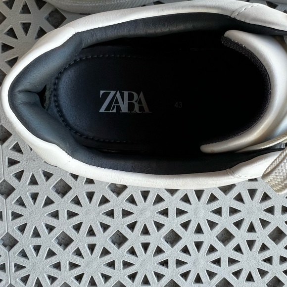 Men running shoes and dress shoes and women running shoes as well. - Picture 6 of 10